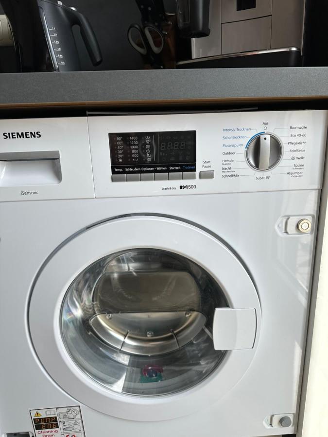 Traumhafte Haushaelfte Mit Kamin, Garten & Whirlpool Leilighet Berlin Eksteriør bilde
