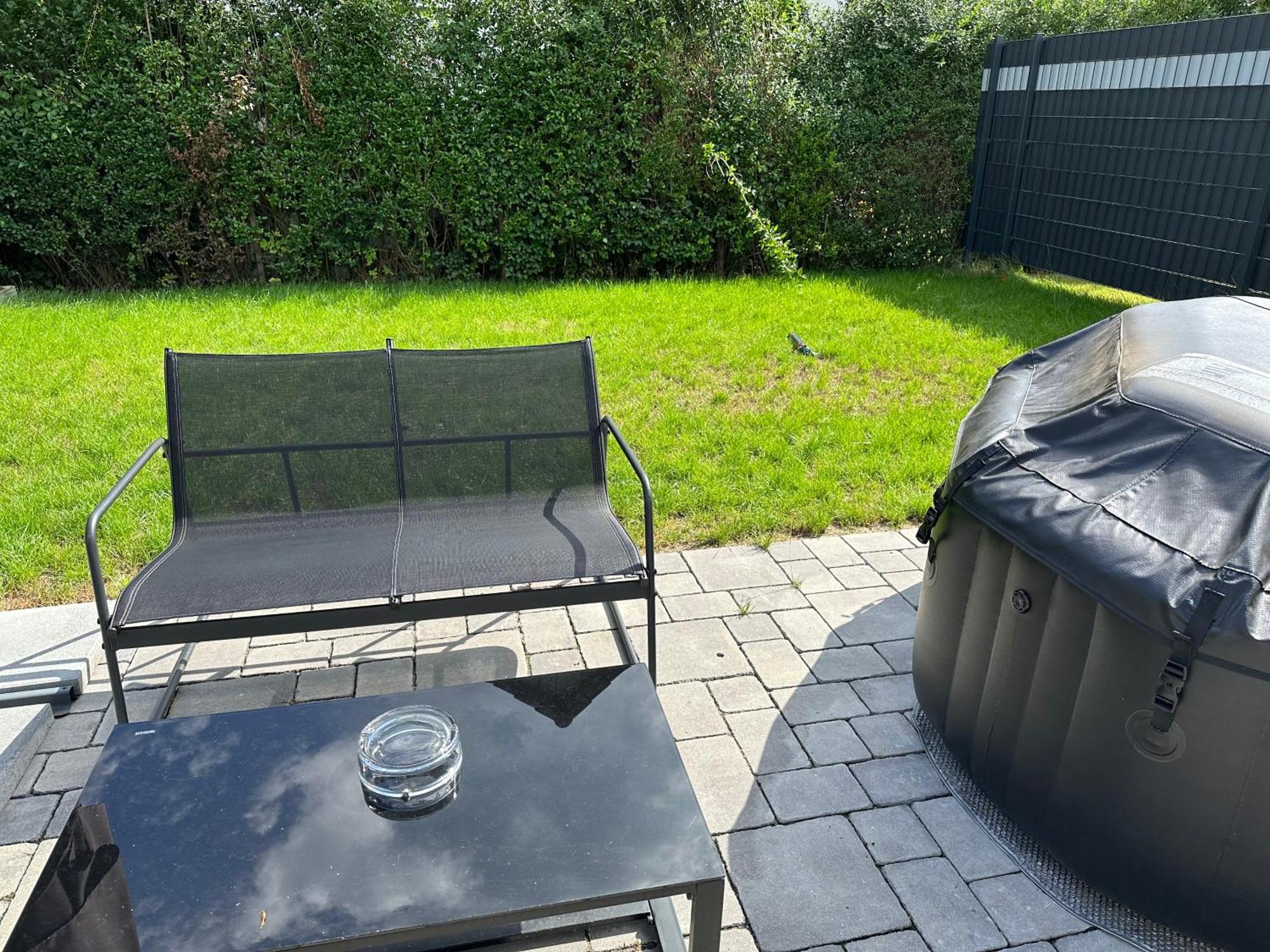 Traumhafte Haushaelfte Mit Kamin, Garten & Whirlpool Leilighet Berlin Eksteriør bilde